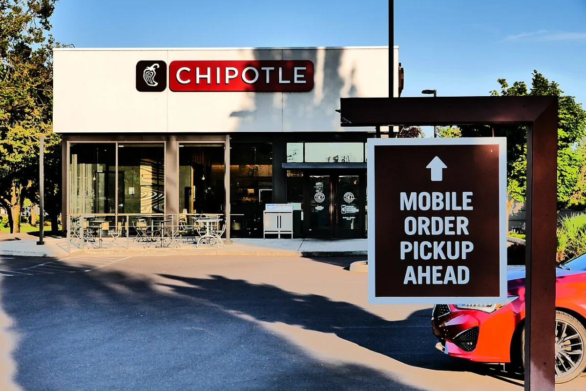 A Chipotle Mexican Grill restaurant building in Albany, Oregon