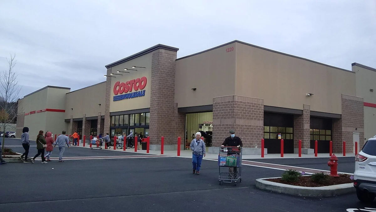 A Costco warehouse building in the United States